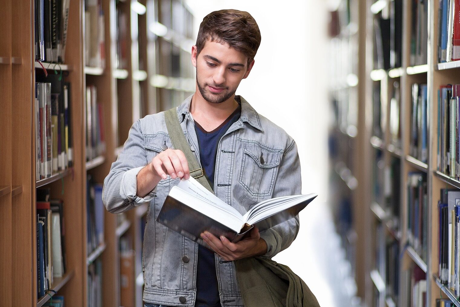 Student Bibliothek Triales Studium