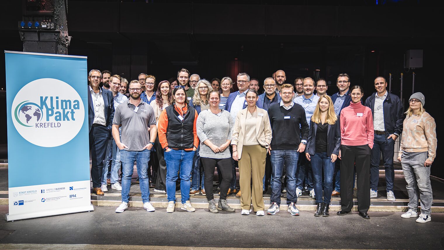 Gruppenfoto der Klimapartner Krefeld beim Netzwerktreffen in der KuFa Krefeld