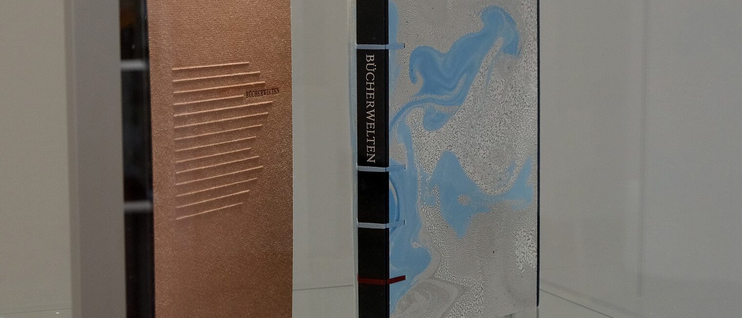 2 Bucheinbände (Jugendleistungswettbewerb der Buchbinder)