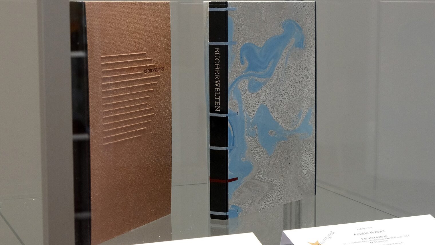 2 Bucheinbände (Jugendleistungswettbewerb der Buchbinder)